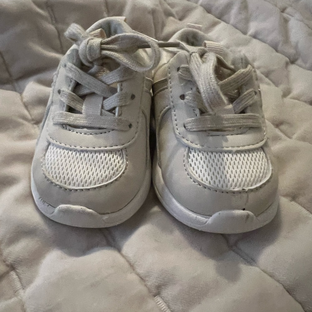 Baby gap size 12-18 month sneakers